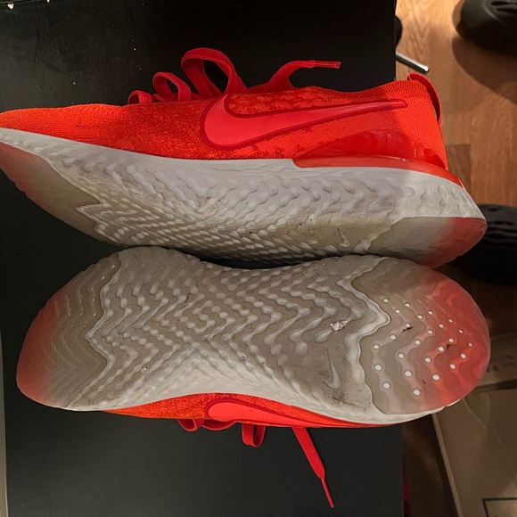 Nike epic react in citrusy colorway. Size 11 - Picture 2 of 3